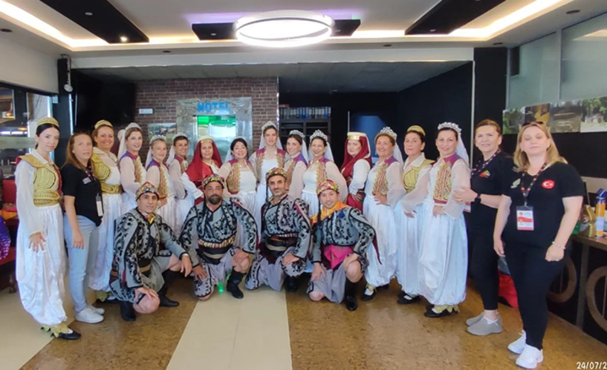 FOLKART, Kosova&rsquo;daki Uluslararası Opoja Halk Oyunları ve K&uuml;lt&uuml;r Festivali&rsquo;nden &Ouml;zel &Ouml;d&uuml;lle D&ouml;nd&uuml;