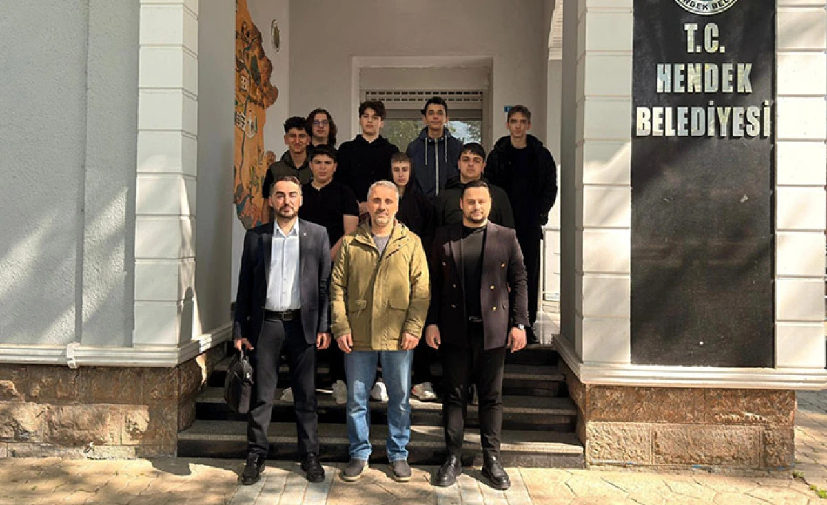 Geleceğin Bilişimcilerinden Hendek Belediyesine Ziyaret