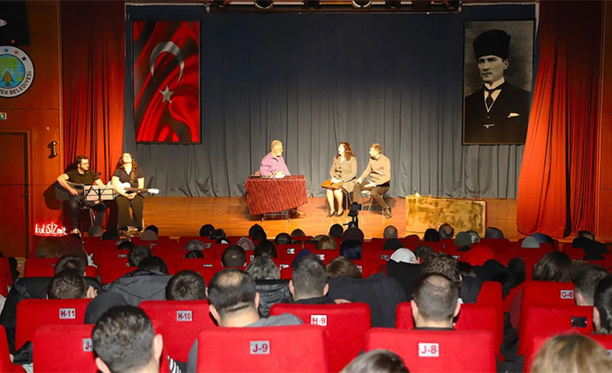 Hayrola Karyola&rsquo; Adlı Tiyatro Oyununa B&uuml;y&uuml;k İlgi