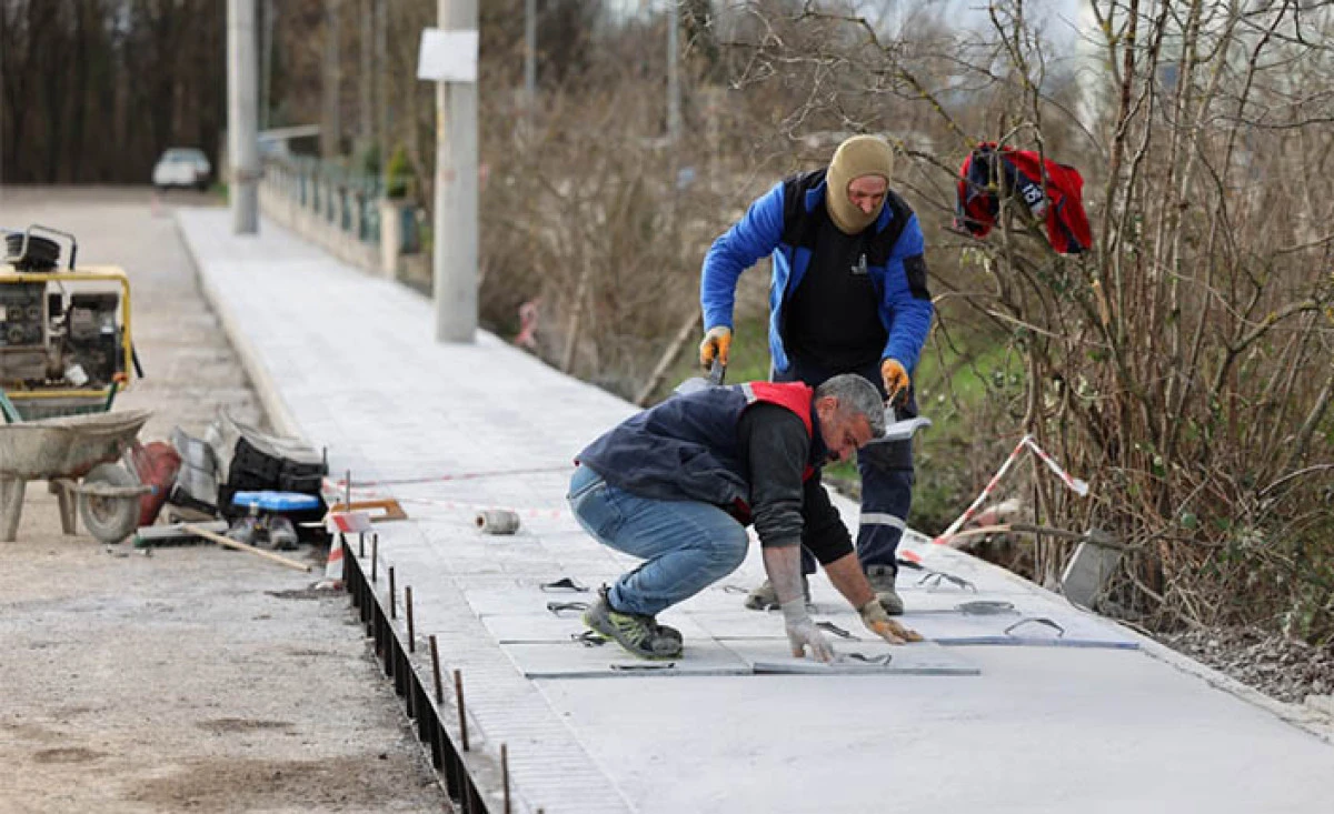 Hendek Belediyesinin Saha &Ccedil;alışmaları Mahalle Mahalle S&uuml;r&uuml;yor