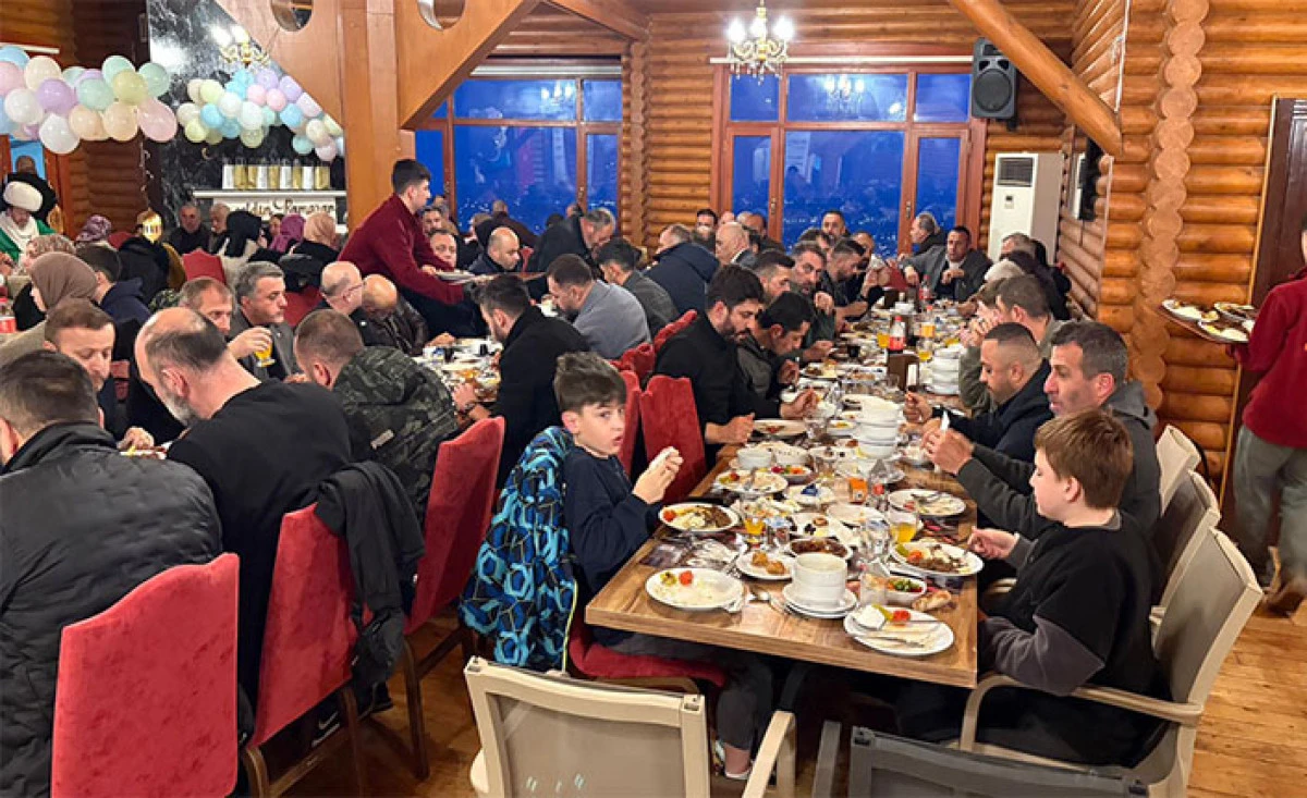 Hendek Hafriyat&ccedil;ılar ve İş Makinacıları Derneğinden İftar Buluşması