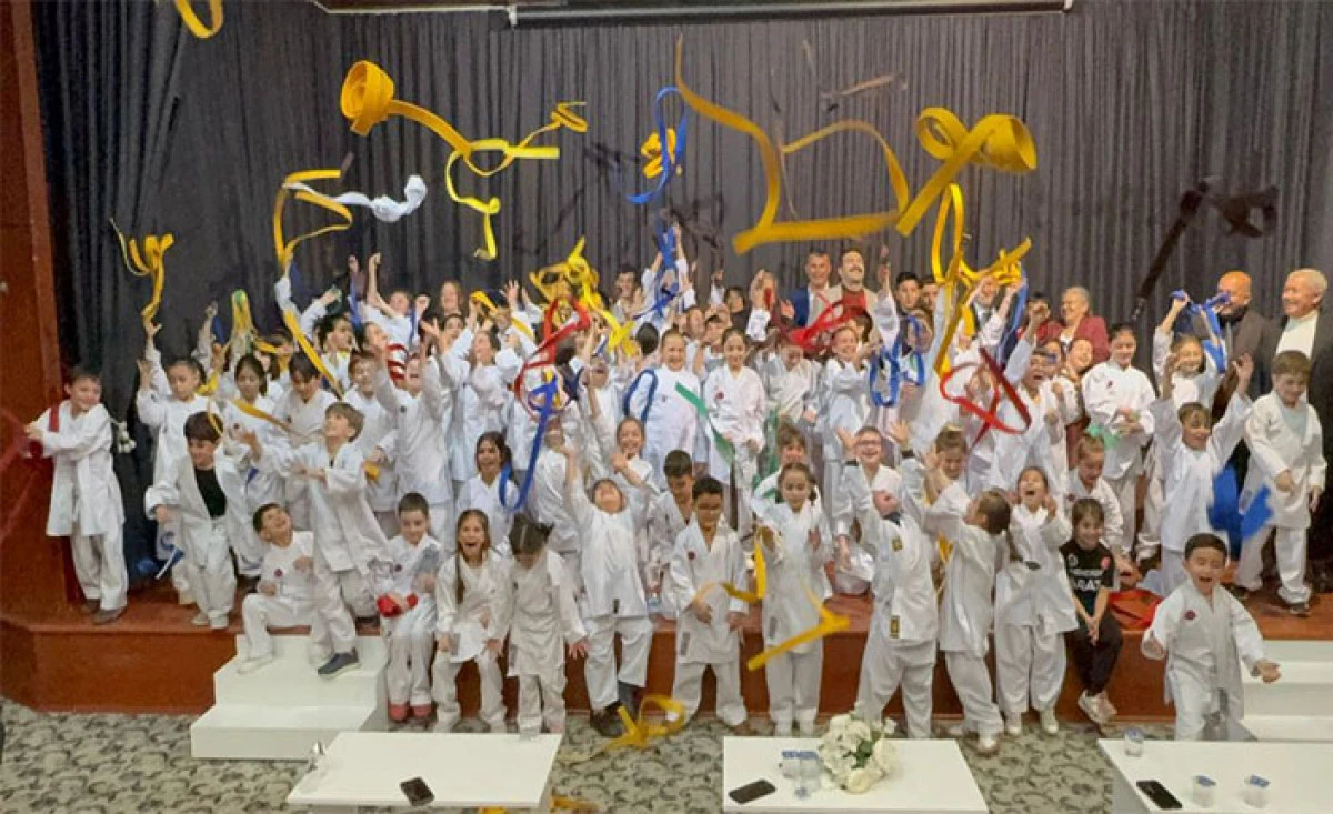 Hendek Olimpik Spor Kul&uuml;b&uuml;&rsquo;nde 113 Sporcu Diploma Aldı..