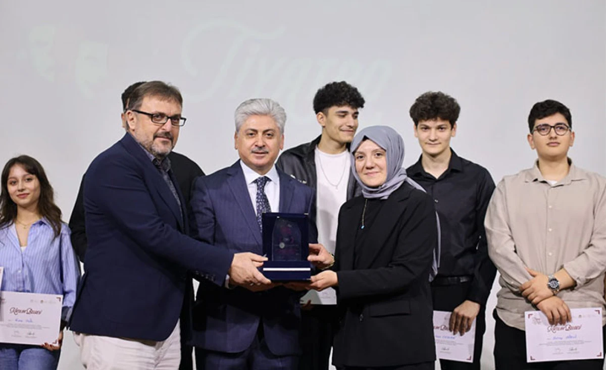 Hendek Orhangazi Anadolu Lisesi 2 &Ouml;d&uuml;lle D&ouml;nd&uuml;