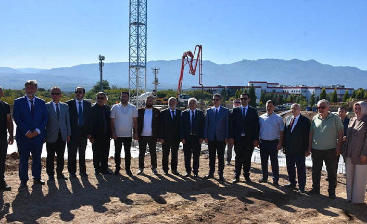 Hendek Protokol&uuml; Adalet Sarayı İnşaat Alanında İncelemelerde Bulundu