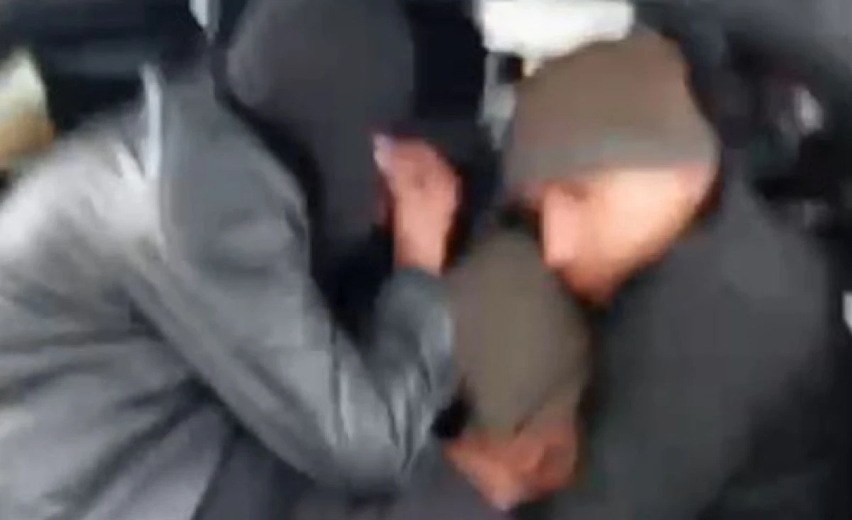 Hendek&rsquo;te Aynı Otomobilde 9 G&ouml;&ccedil;men Yakalandı