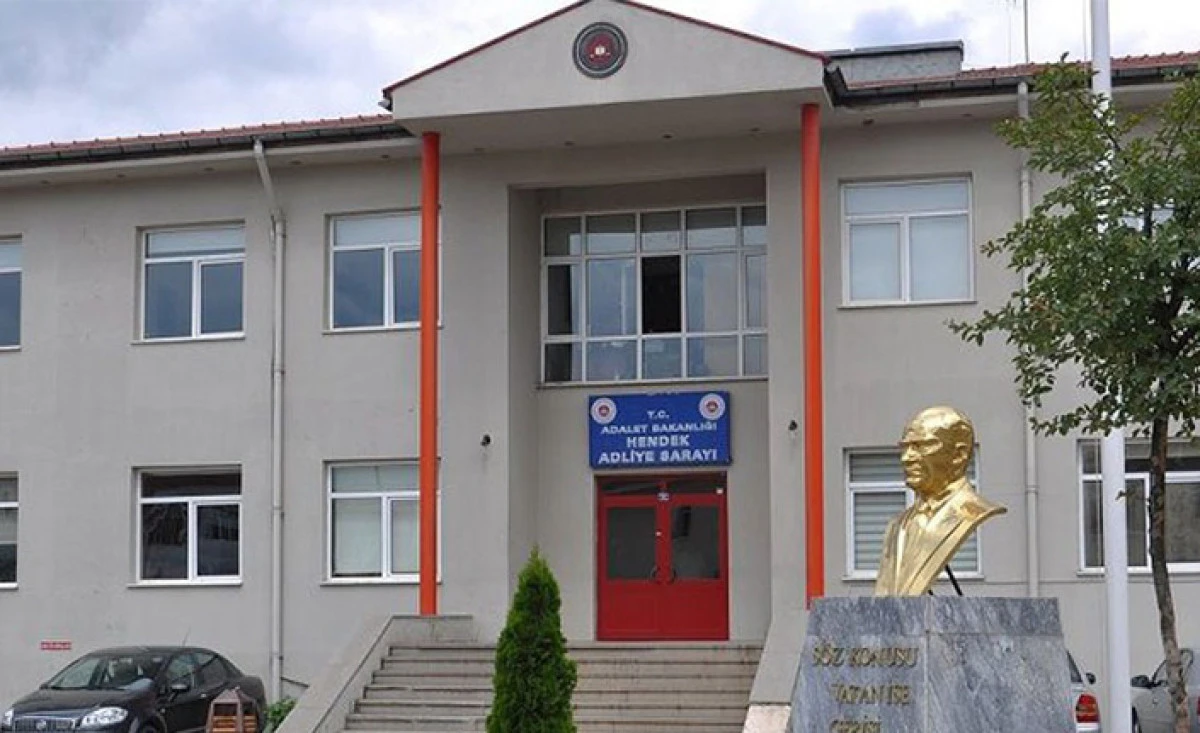 Hendek&rsquo;te B&uuml;y&uuml;k Dolandırıcılık Operasyonu, 12 Tutuklama
