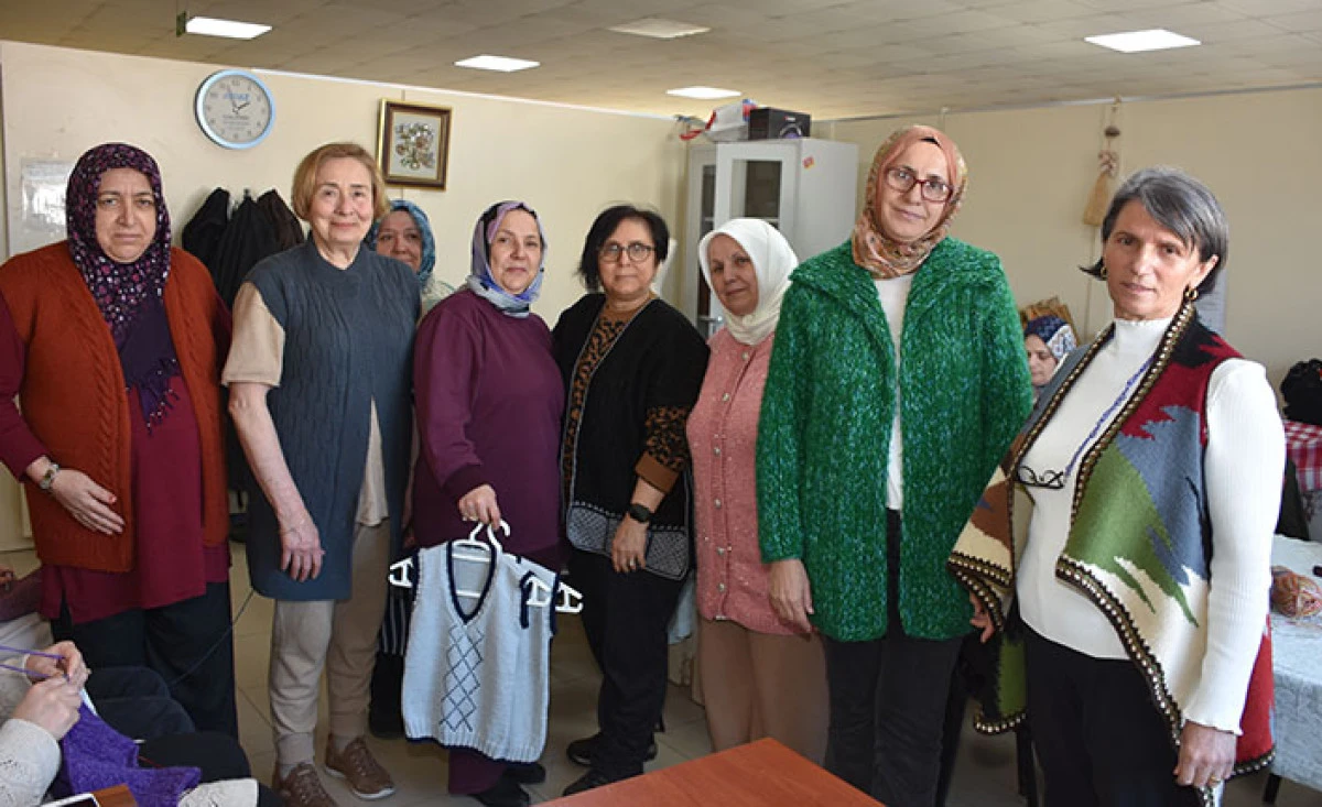 Hendek&rsquo;te Kadınlar Hem Sosyalleşiyor, Hem de Aile B&uuml;t&ccedil;esine Katkı Sağlıyor