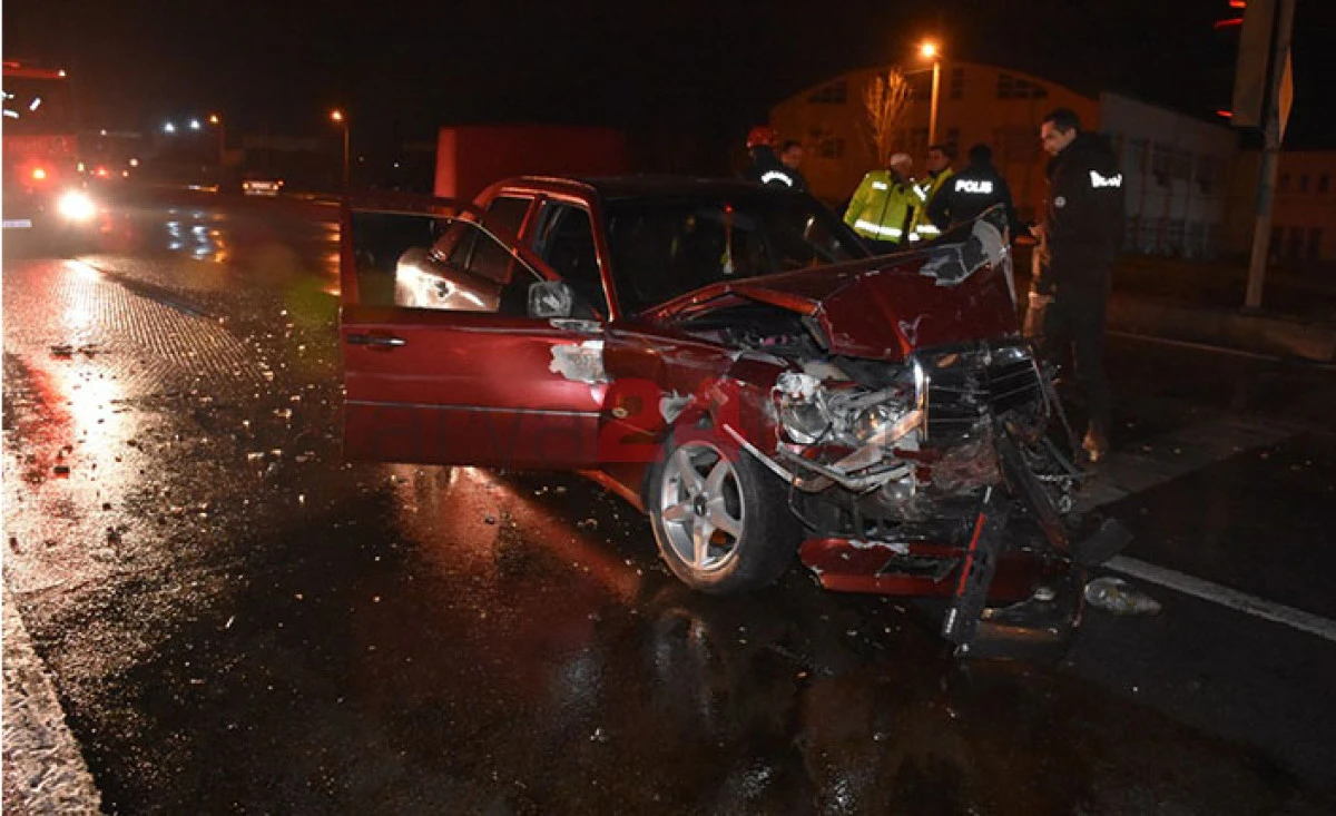 Hendek&rsquo;te Kaza 2 Yaralı