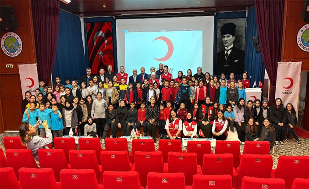 Hendek’te Kızılay Haftası Etkinlikleri