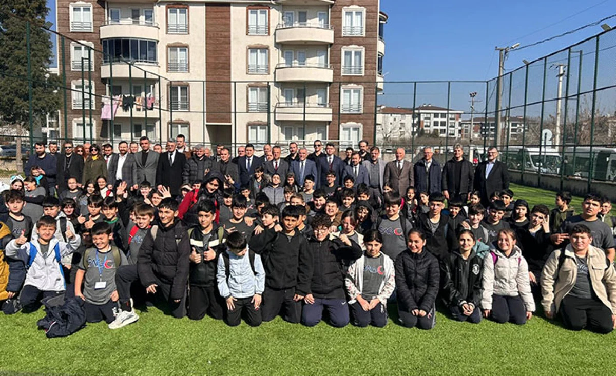 Hendek&rsquo;te Okullara Spor Malzemesi Desteği