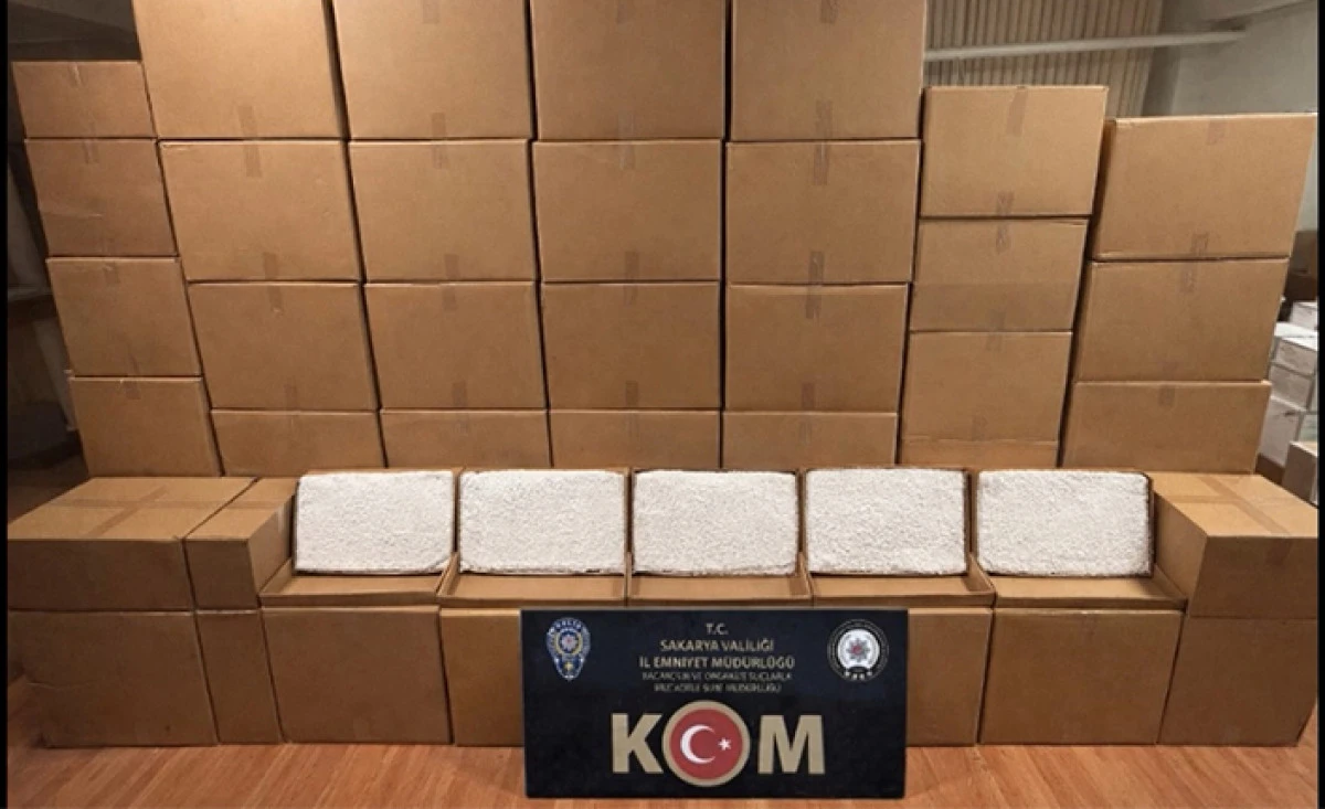 Hendek&rsquo;te Piyasa Değeri 30 Milyon TL Makaron Ele Ge&ccedil;irildi