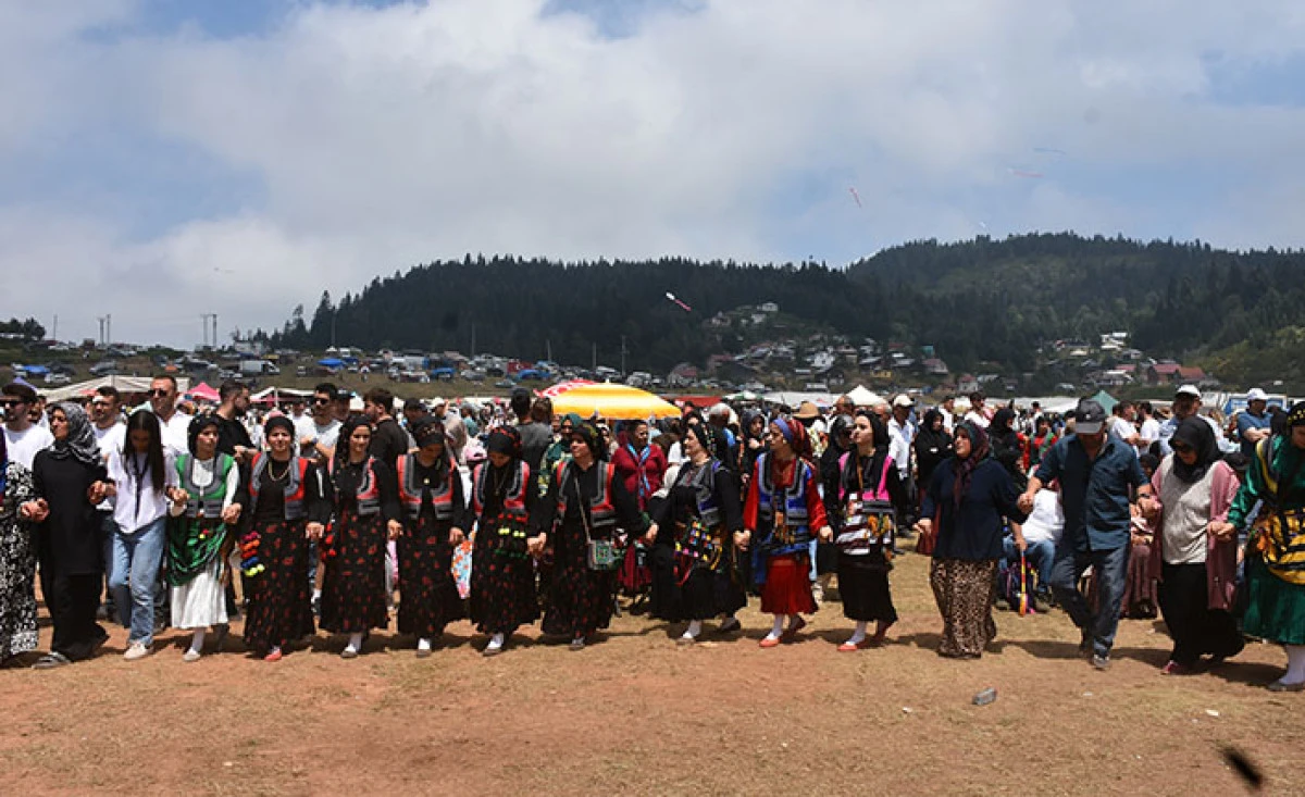 Hendek&rsquo;te Yayla Şenliği Finali &Ccedil;iğdem Yaylasıyla Yapıldı