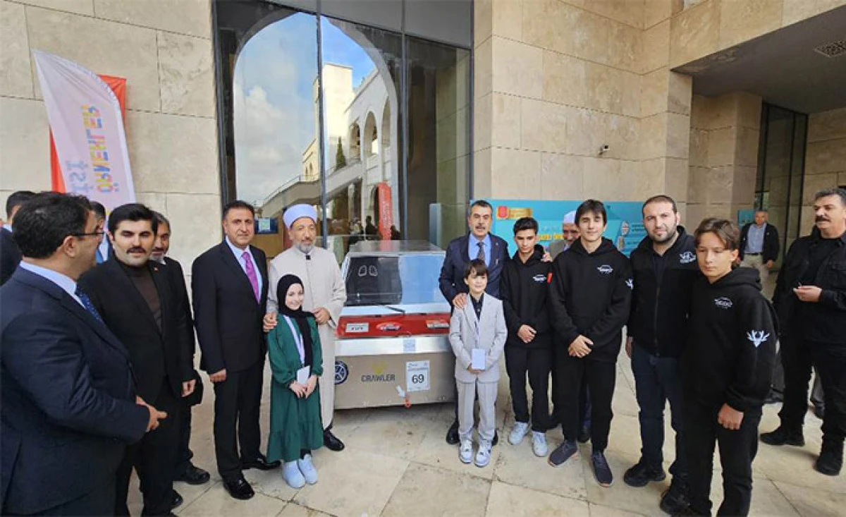 İmam Hatip Okulları Başarılı Örnekler Sergisi ve Ödül Töreni Gerçekleştirildi