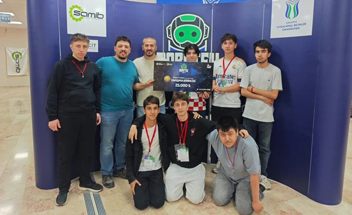 Karasulu &Ouml;ğrencilerden Robotek&rsquo;te &Ccedil;ifte T&uuml;rkiye Derecesi