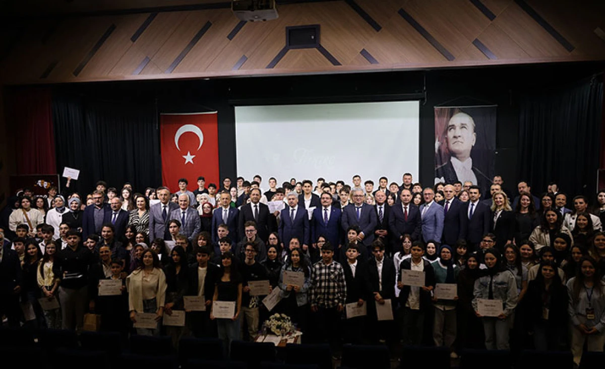 Liseler Arası Tiyatro Festivalinde B&uuml;y&uuml;k Final