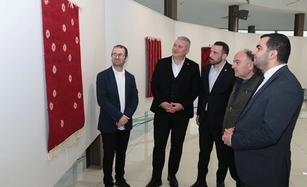 Makro Gelenek Sergisi Kubbealtı&rsquo;nda Sanatseverlerle Buluştu