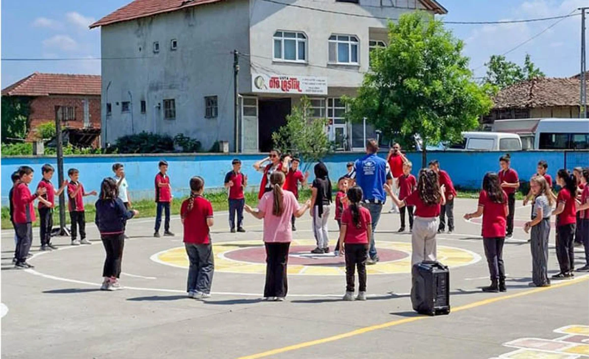 Miniklerin Hayalindeki Oyun Alanlarını Oluşturdular