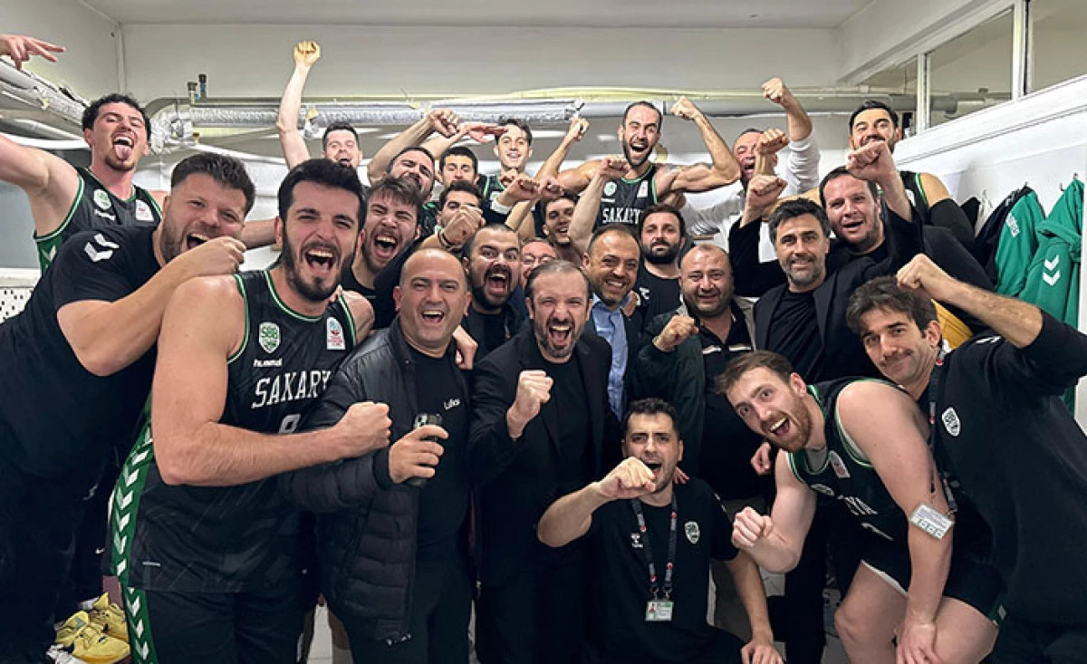 Namağlup lider Büyükşehir Kütahya engelini aştı: 63-70