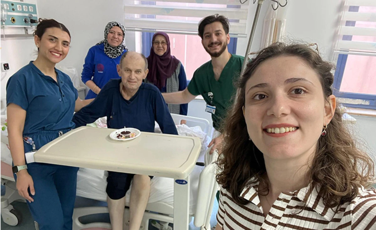Palyatif Bakım Hastasına Doğum G&uuml;n&uuml; S&uuml;rprizi