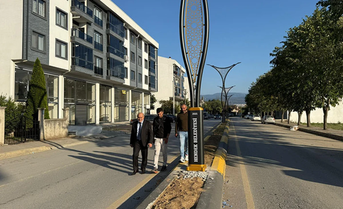 Püsküllü Orta Refüj Aydınlatma Direği Montaj Çalışmalarını İnceledi