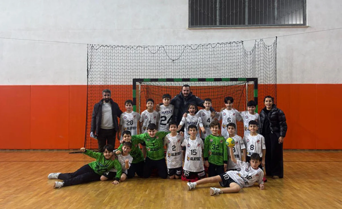 Sakarya K&uuml;&ccedil;&uuml;k Erkekler Hentbol M&uuml;sabakaları Başladı