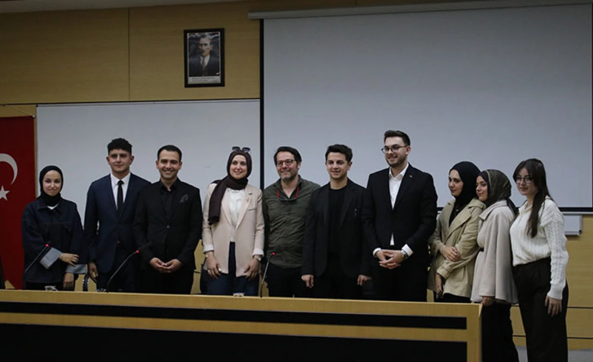 Sakarya Üniversitesinde İletişim Semineri Gerçekleştirildi