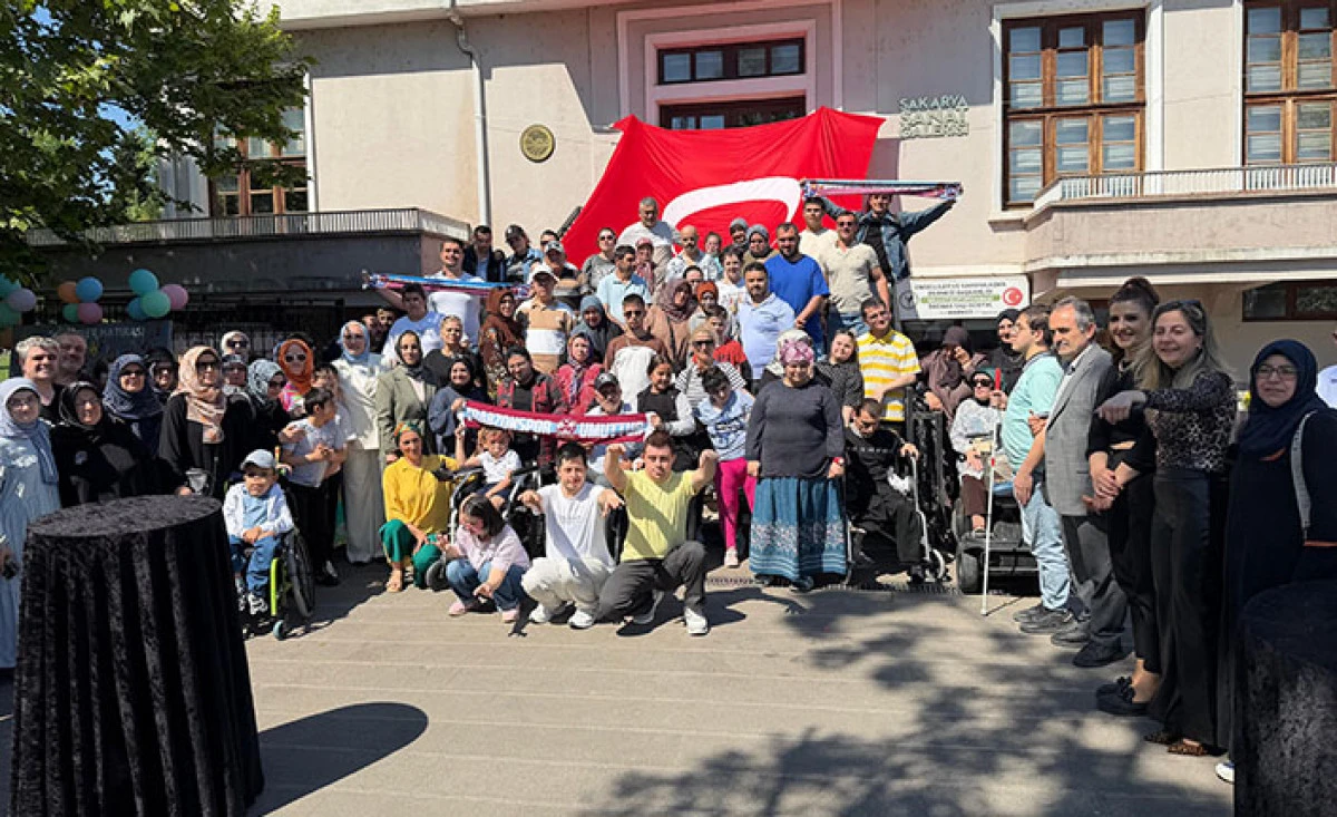 Sakarya&rsquo;da Engelliler Haftası&rsquo;nda Y&uuml;rek Isıtan Buluşma