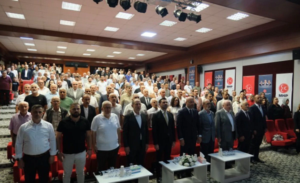 Sakarya’da Mhp Rüzgârı: 16 İlçede Salonlara Sığmayan Kongre Maratonu Taraklı’da Tamamlandı