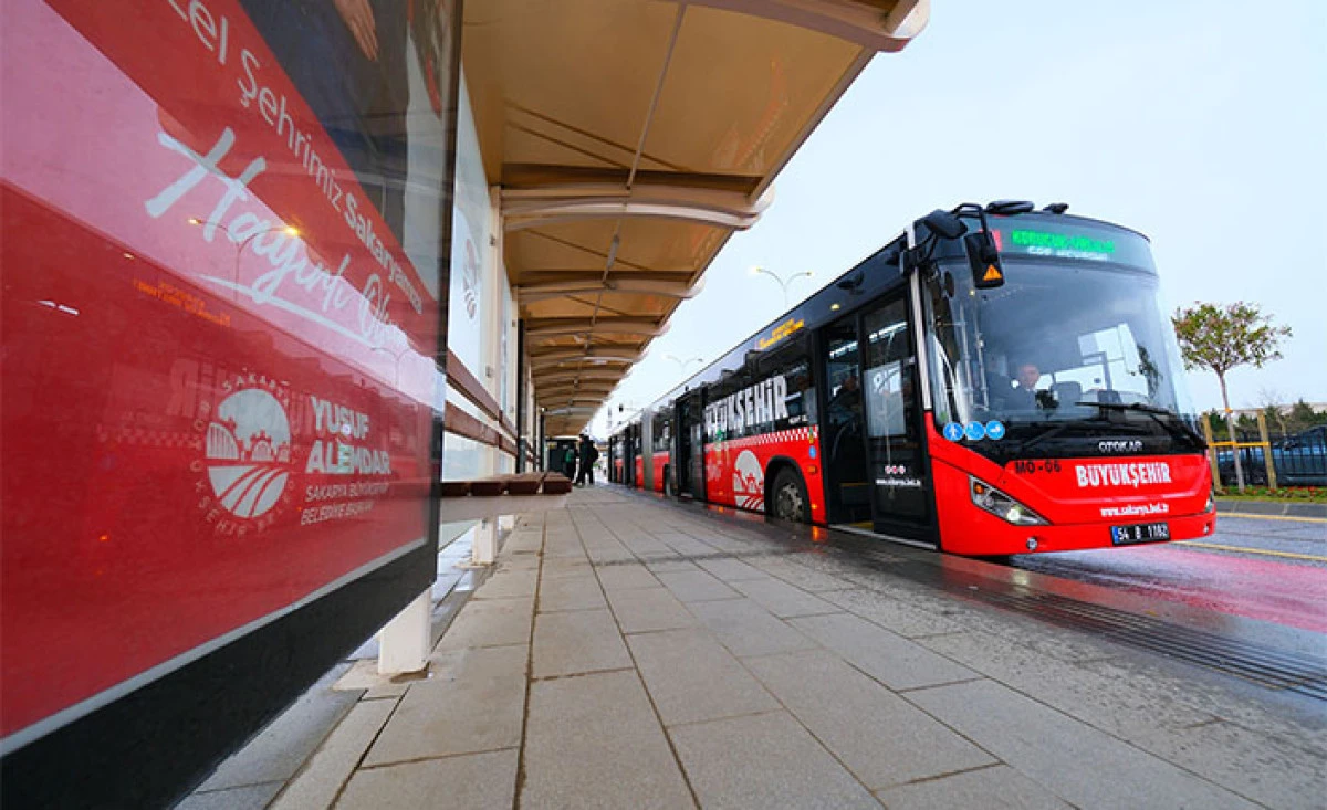 Sakarya&rsquo;da Toplu Taşımada Binlerce Kişinin İlk Tercihi Metrob&uuml;s