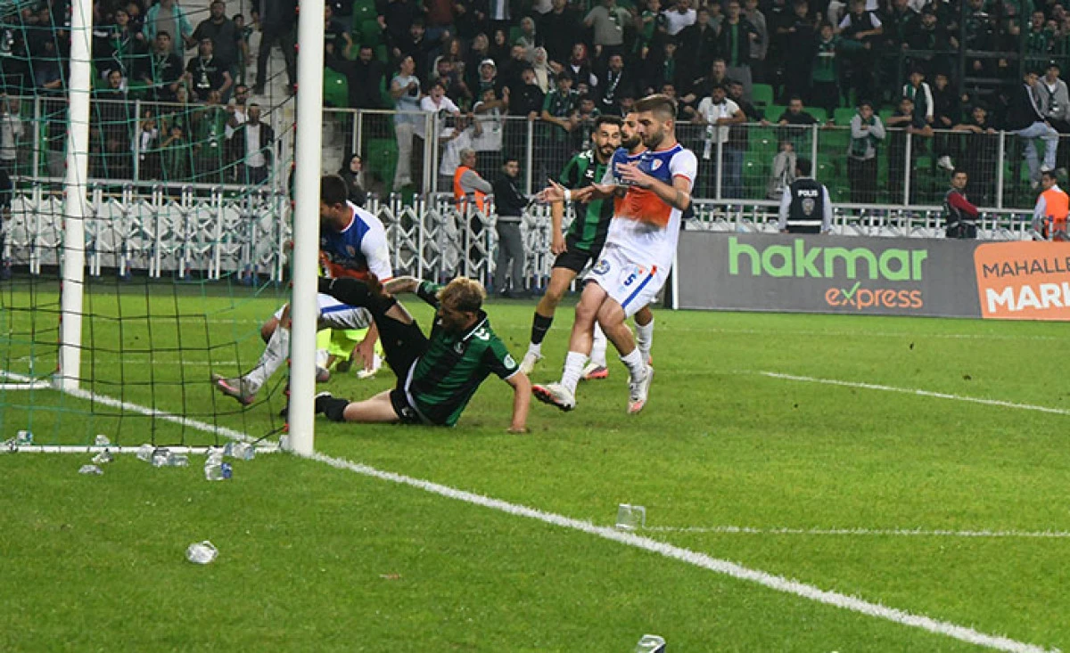 Sakaryaspor Sahasında Puan Kaybetti 2-2