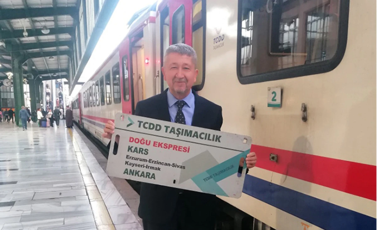 Sanayi Tarih&ccedil;isi Rıdvan Ş&uuml;k&uuml;r, Doğu ekspresi ile Kars&rsquo;a gidiyor