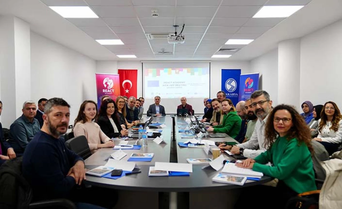 SAU Koordinat&ouml;rl&uuml;ğ&uuml;nde Y&uuml;r&uuml;t&uuml;len Uluslararası REACT Academy Projesi ile Afet Sonrası Eğitim G&uuml;&ccedil;lendirilecek