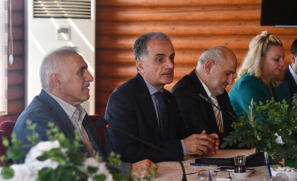 SAU Senatosu Hendek'te Toplandı