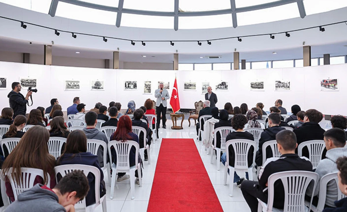 Serdivan Belediyesi Cumhuriyetin 102. Yılını İki Farklı Etkinlikle Kutladı