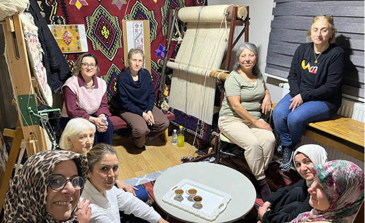 Serdivan Halk Eğitim Merkezi &ouml;ğrencileri iftarda buluştu