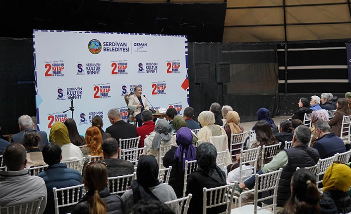 Serdivan Kitap Fuarı&rsquo;nda &Uuml;nl&uuml; İsimlere B&uuml;y&uuml;k İlgi