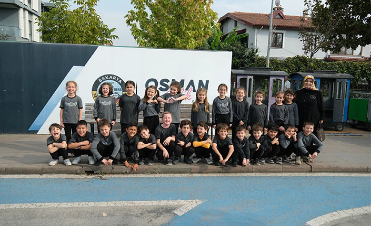 Serdivan Trafik Park&rsquo;ta Minikler Hem &Ouml;ğreniyor Hem Eğleniyor