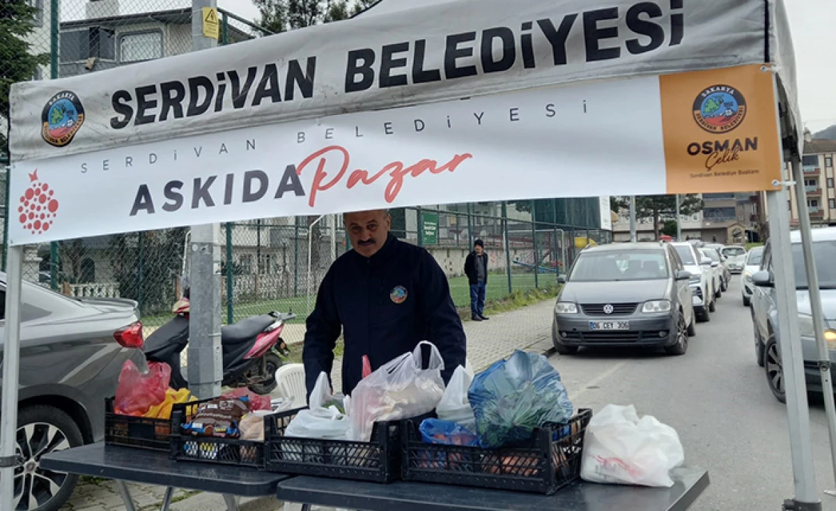 Serdivan&rsquo;da G&ouml;n&uuml;l K&ouml;pr&uuml;s&uuml;: Askıda Pazar Uygulamasıyla Dayanışma B&uuml;y&uuml;yor