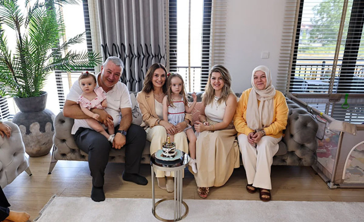 Serdivan'da G&ouml;n&uuml;llere Dokunan Sosyal Destekler S&uuml;r&uuml;yor