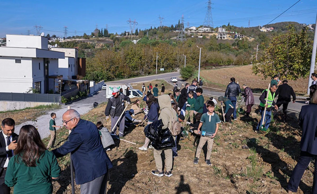 Serdivan’da Milli Ağaçlandırma Günü İçin Fidanlar Toprakla Buluştu