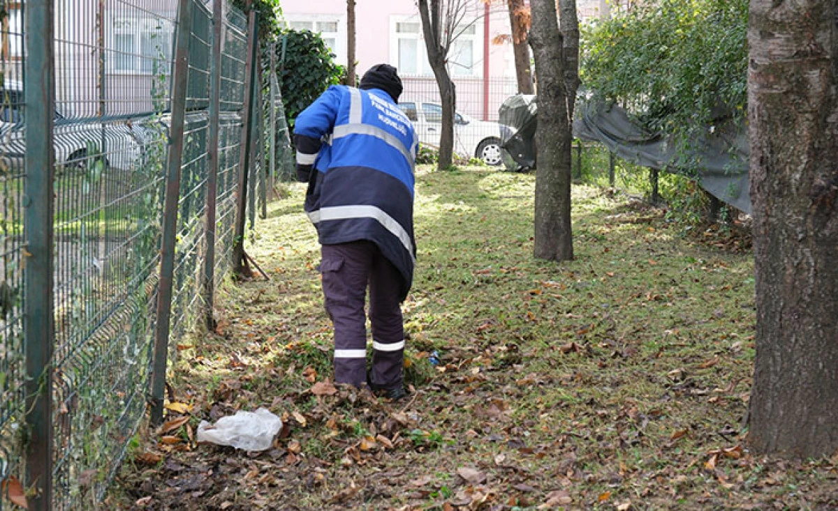 Serdivan&rsquo;da Yeşil Alan Bakım &Ccedil;alışmaları Aralıksız S&uuml;r&uuml;yor