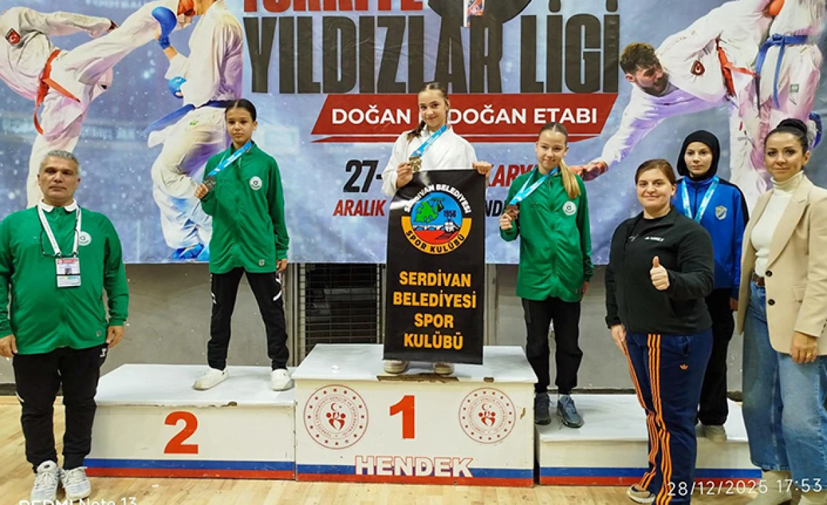 Serdivanlı Karatecilerden T&uuml;rkiye Premier Ligi&rsquo;nde Madalya Yağmuru