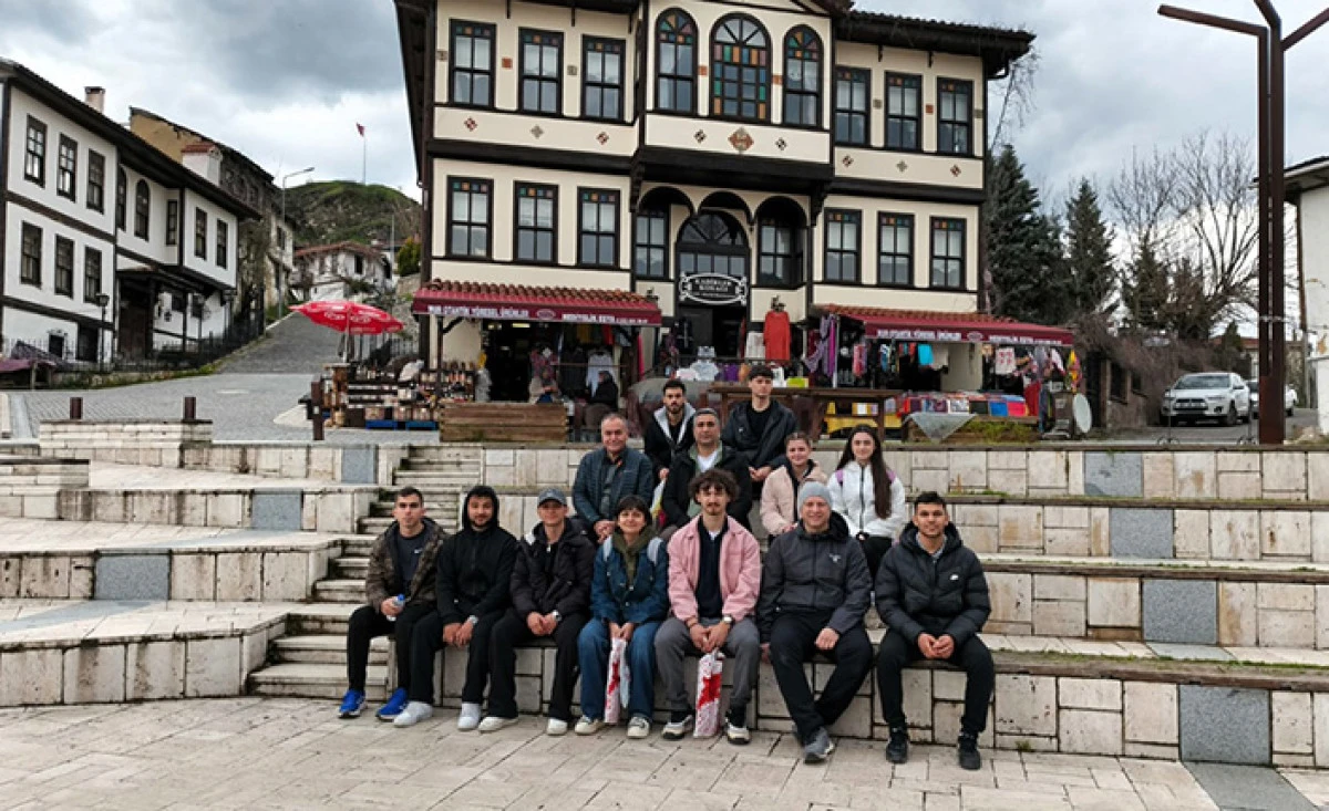 SUB&Uuml; &Ouml;ğrencileri Dersleri İ&ccedil;in Taraklı&rsquo;daydılar