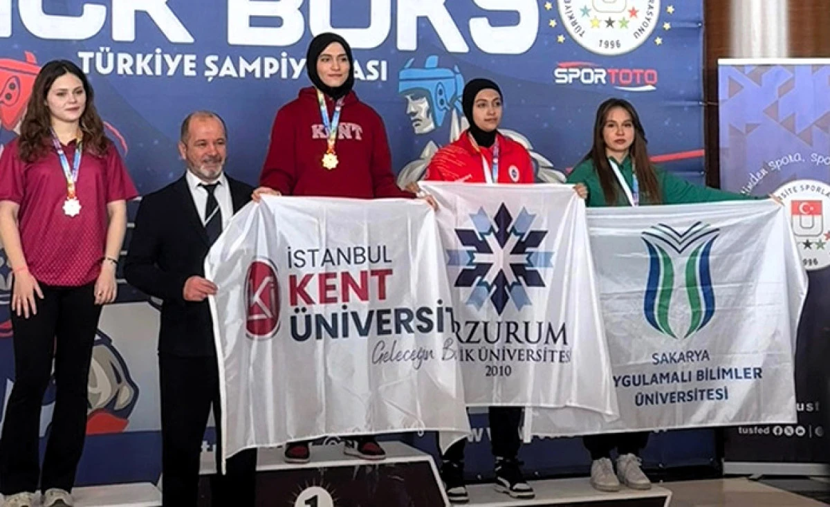 SUB&Uuml; &Ouml;ğrencileri Kick Boksta T&uuml;rkiye &Uuml;&ccedil;&uuml;nc&uuml;s&uuml;