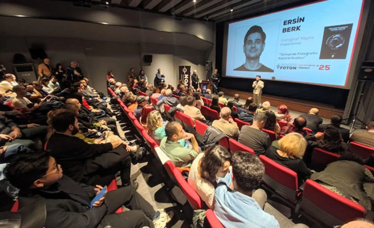 SUB&Uuml;&rsquo;l&uuml; akademisyen Ersin Berk&rsquo;e Yılın Fotoğraf Yayını &Ouml;d&uuml;l&uuml;