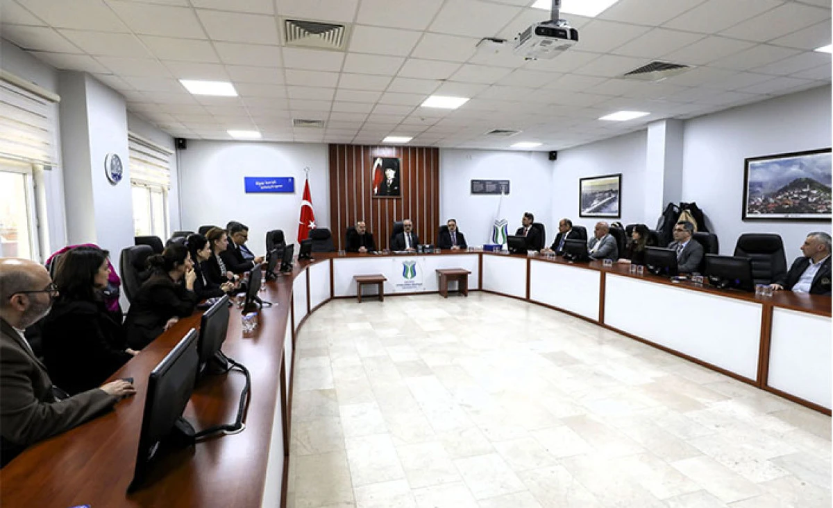 SUB&Uuml;&rsquo;n&uuml;n akredite programları belgelerini teslim aldı