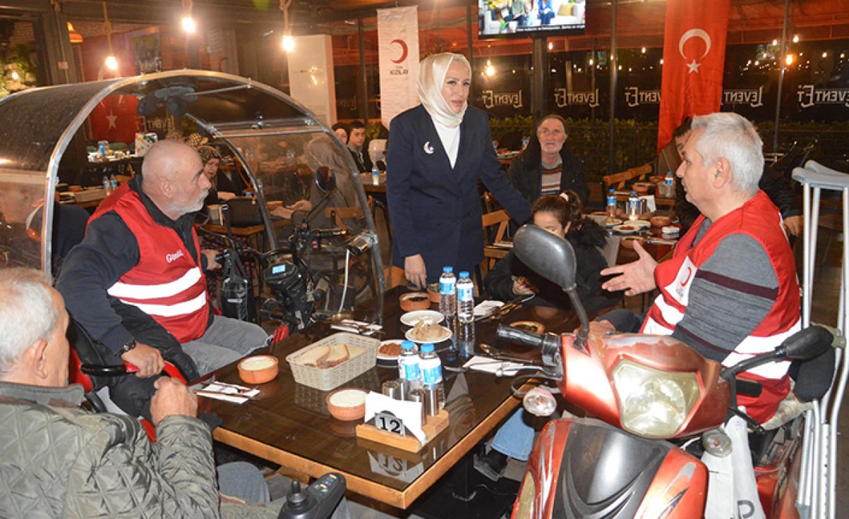 Türk Kızılay Sakarya Şubesi’nden Engelli Bireylere Moral Desteği