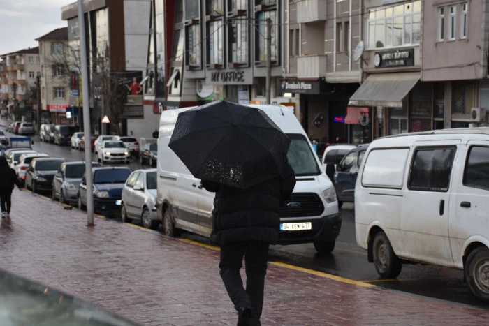 T&uuml;rkiye genelinde kuvvetli yağış ve fırtına uyarısı