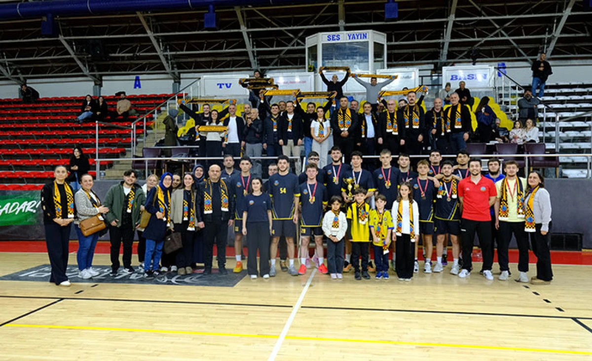 U-18 Erkekler Basketbol Ligi&rsquo;nde Şampiyon Serdivan