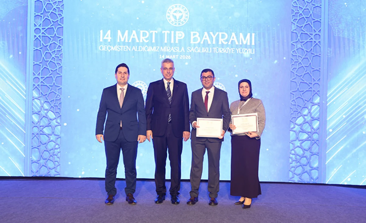 Yılın Hekimi Ve Sağlık &Ccedil;alışanı Başarı Belgelerini Aldı
